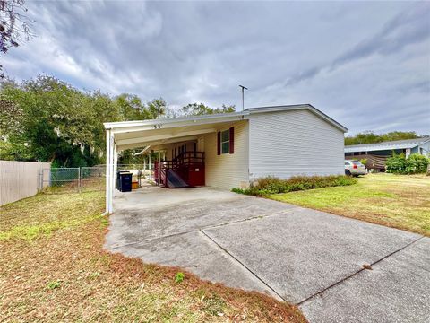 A home in LAKELAND