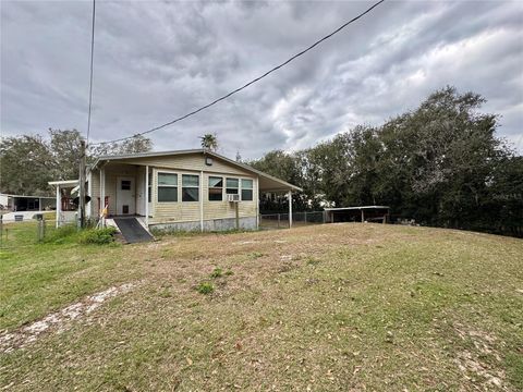 A home in LAKELAND