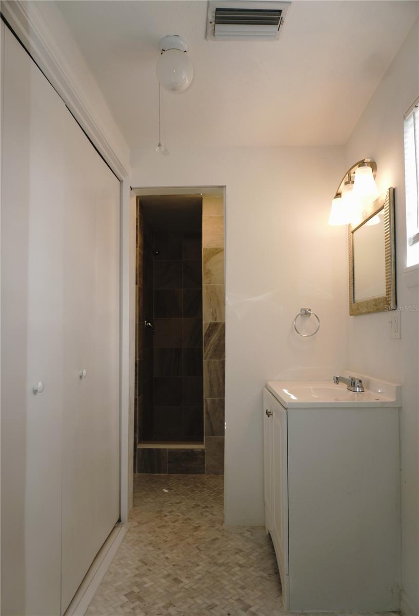 MIDWAY ACRES - Residential