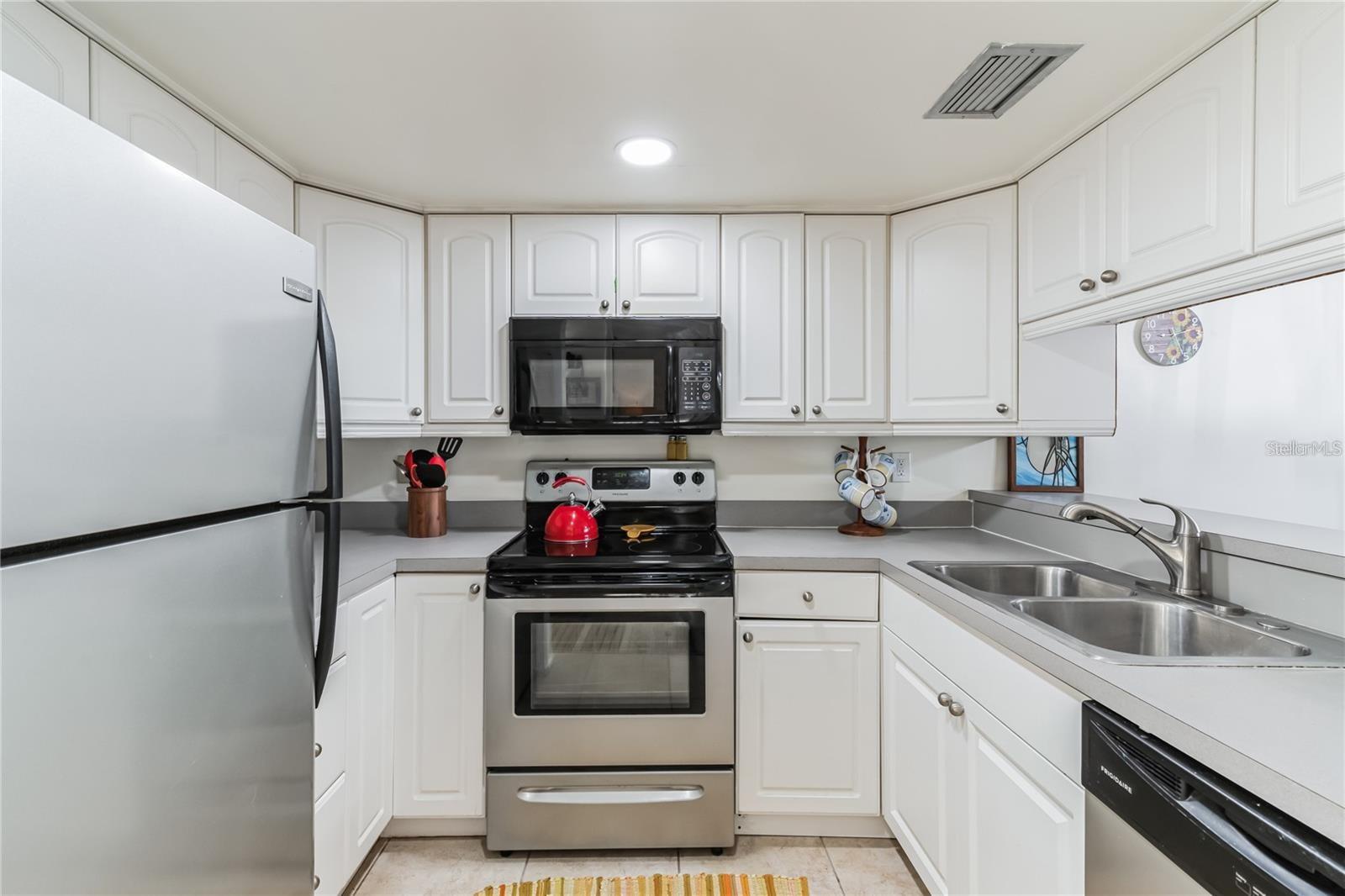 PINEBROOK HOLLOW - Residential