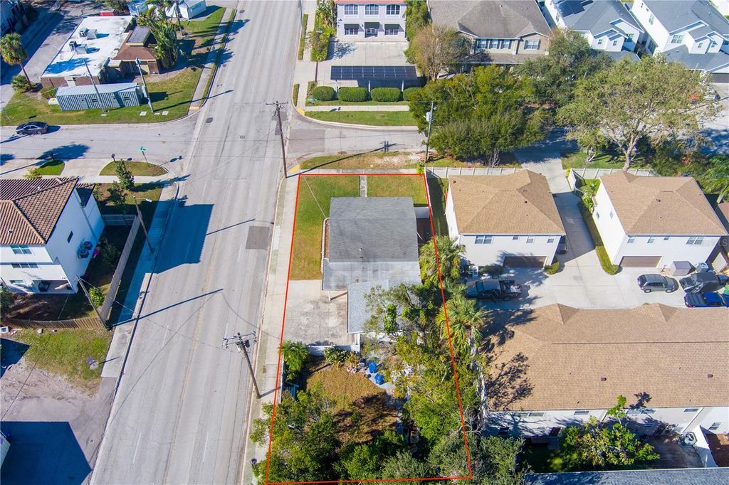Photo of 312 S Arrawana Avenue, Tampa, FL 33609 (MLS # TB8344597)
