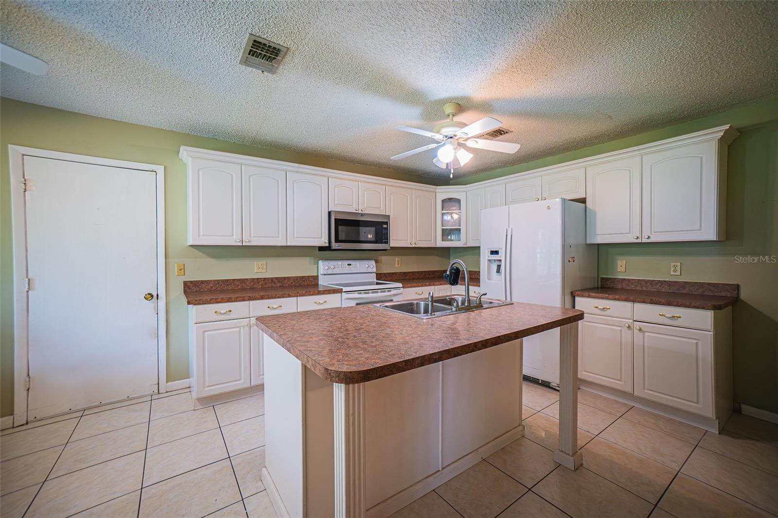 964 CLAYTON DRIVE