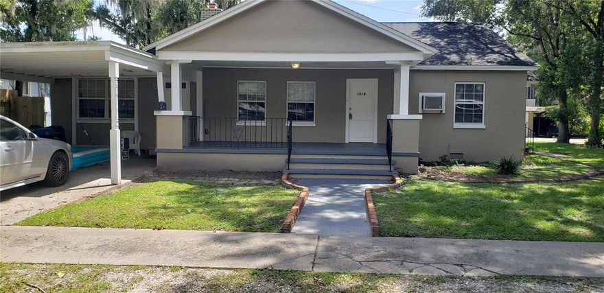 Lovely one bedroom one bath duplex located in desirable College Park. Minutes away from Florida Hospital, 1-4 and Edgewater Drive. This unit is at the left of the building with a carport. Please call today to schedule a private tour. Please note this unit does not have washer or dryer or any facilities for laundry, no dishwasher and has two window units for air and heat. Clean and ready for move in. No pets allowed.