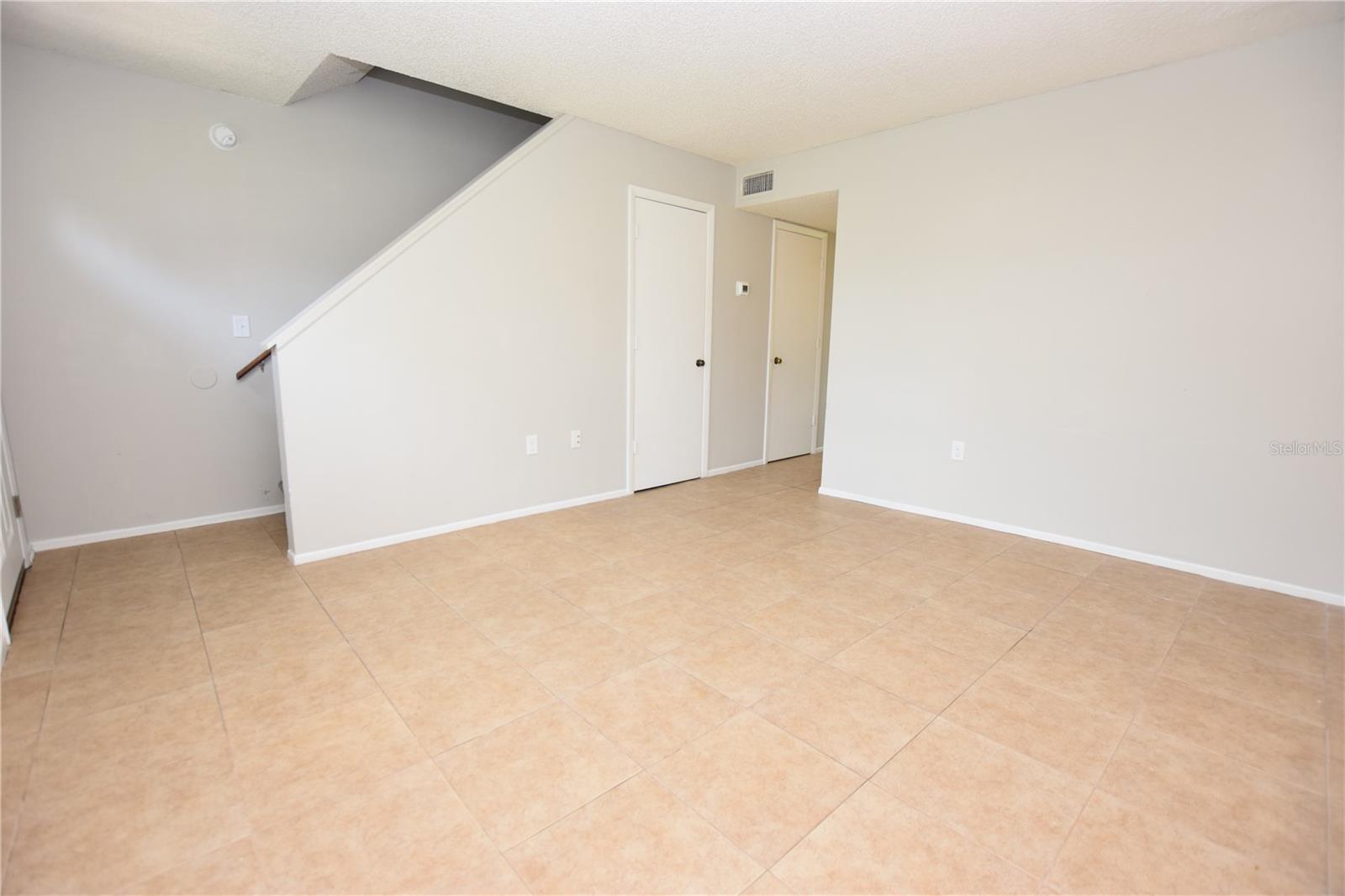 COUNTRY RIDGE ADD - Residential Lease