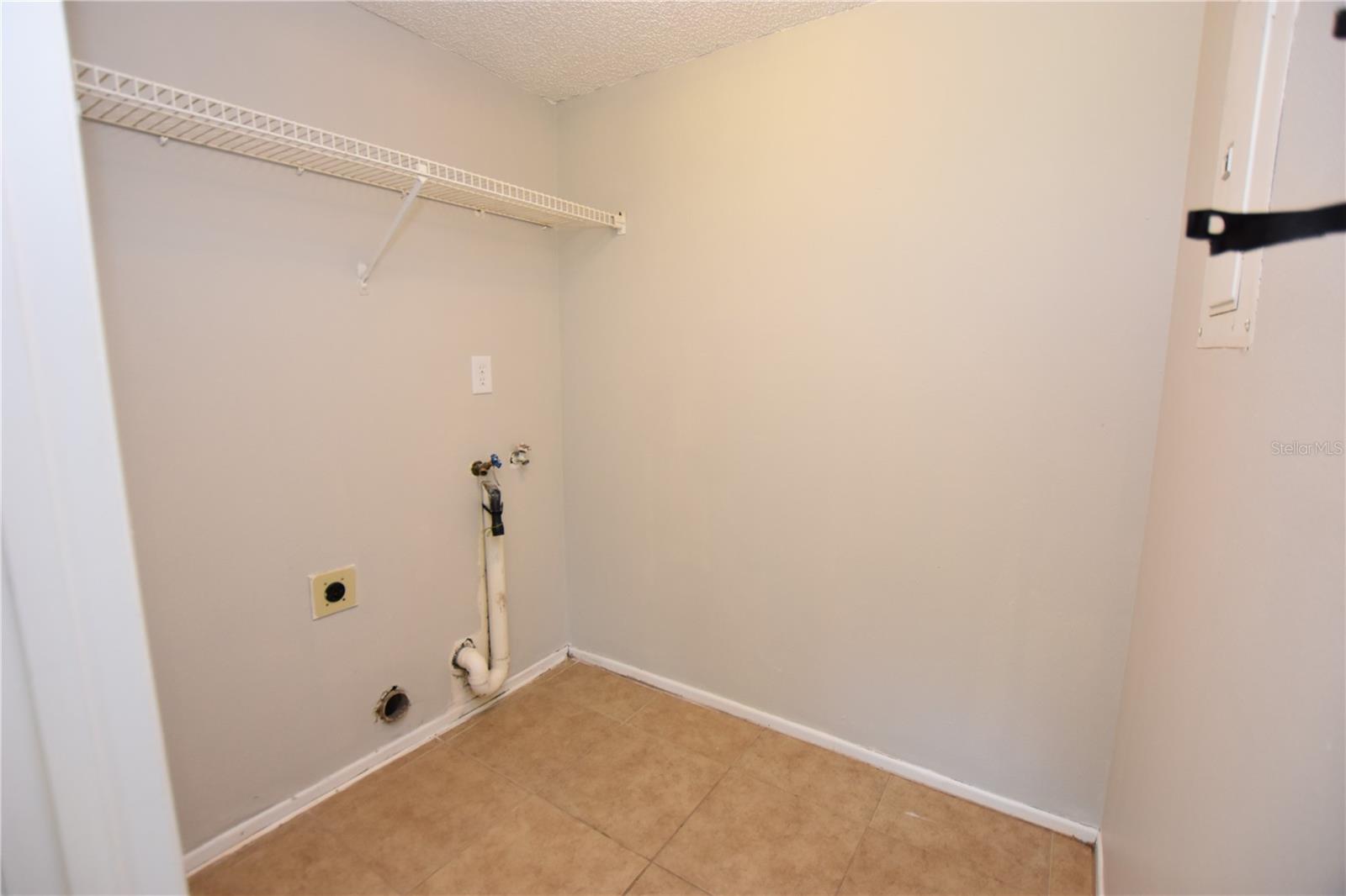 COUNTRY RIDGE ADD - Residential Lease