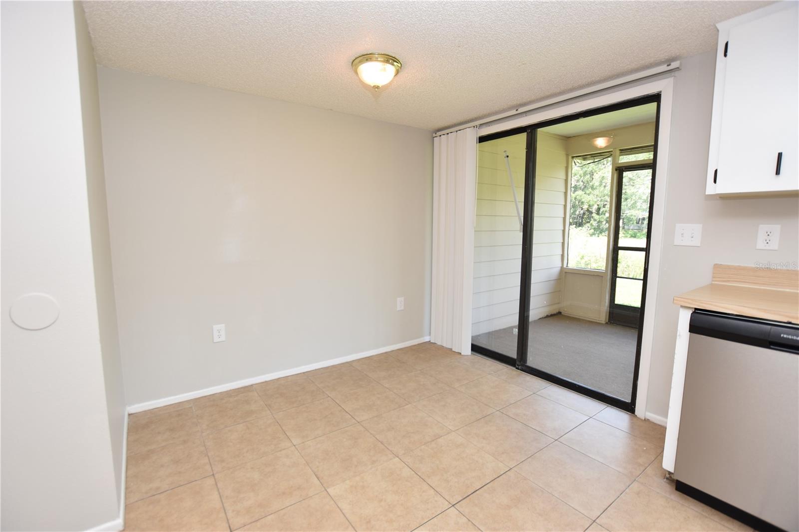 COUNTRY RIDGE ADD - Residential Lease