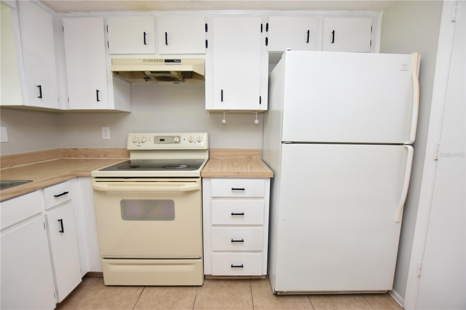 COUNTRY RIDGE ADD - Residential Lease