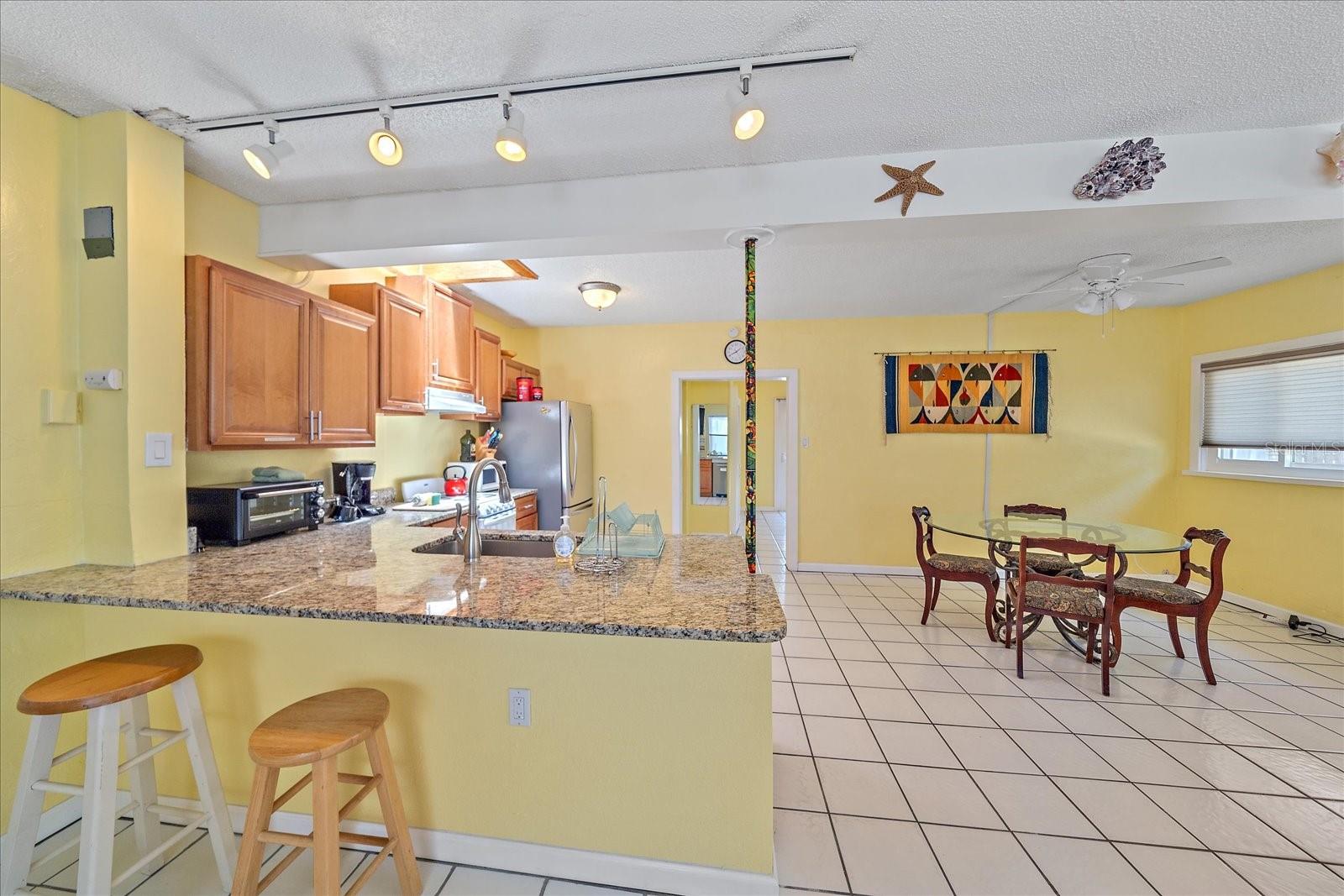 SIESTA BEACH - Residential Income