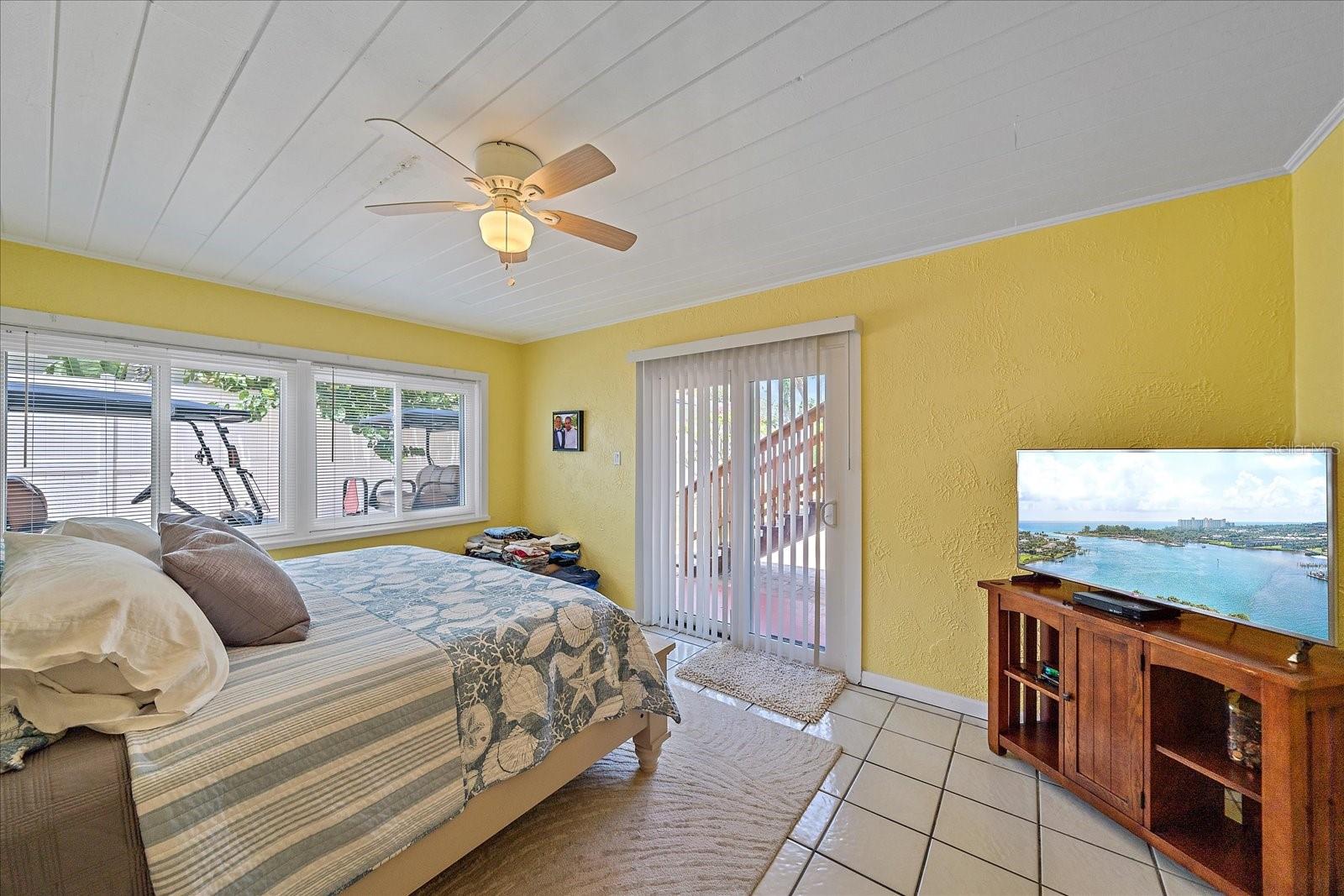SIESTA BEACH - Residential Income