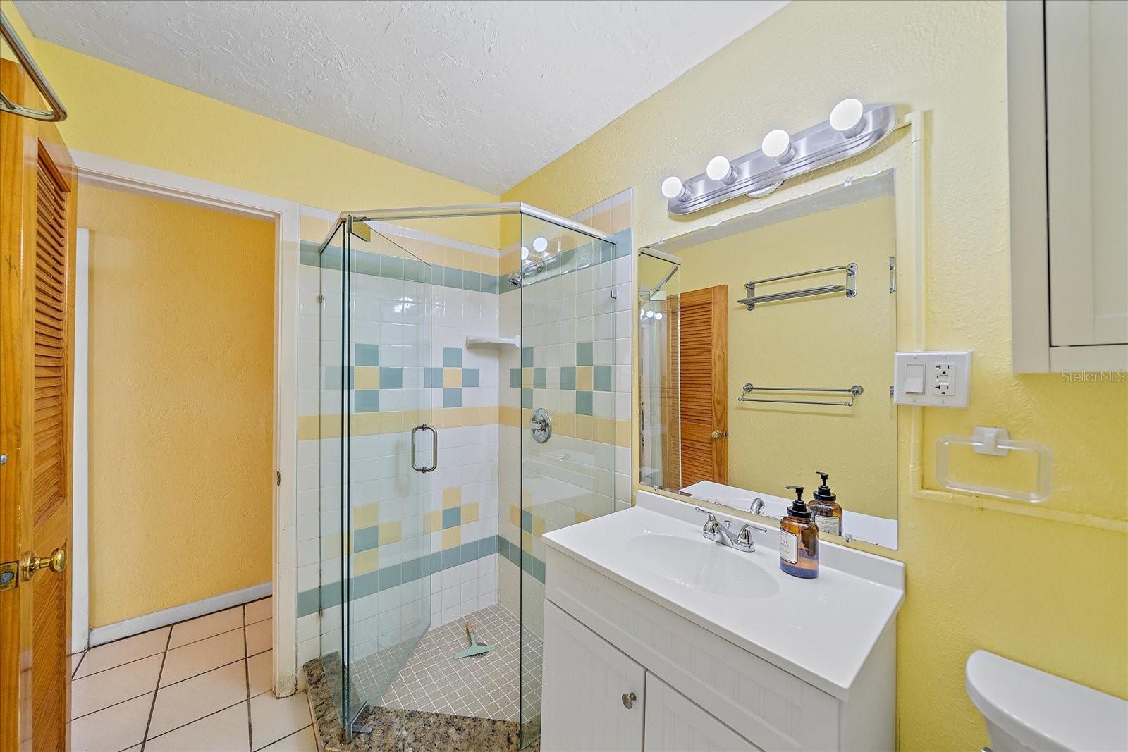 SIESTA BEACH - Residential Income
