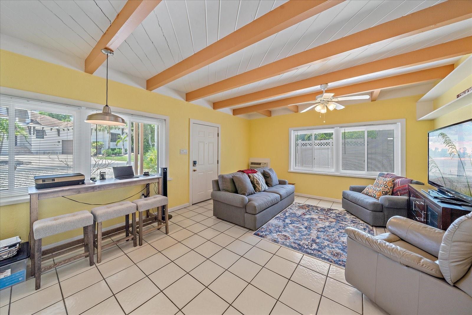 SIESTA BEACH - Residential Income
