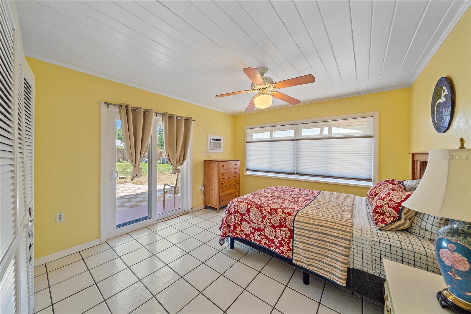 SIESTA BEACH - Residential Income