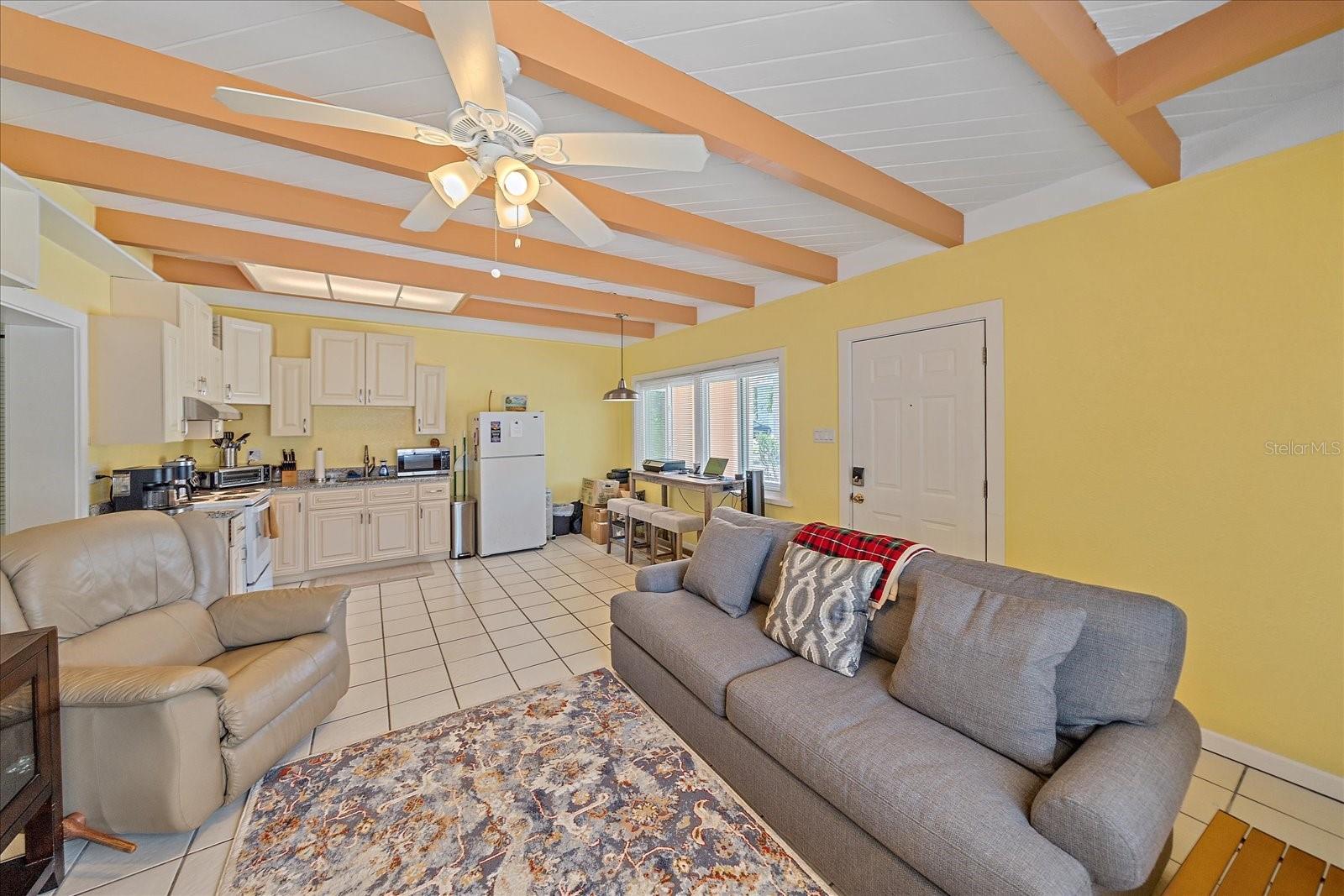SIESTA BEACH - Residential Income