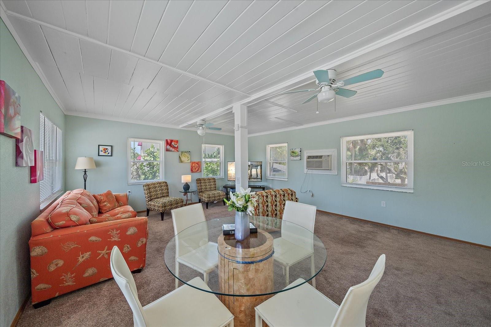 SIESTA BEACH - Residential Income