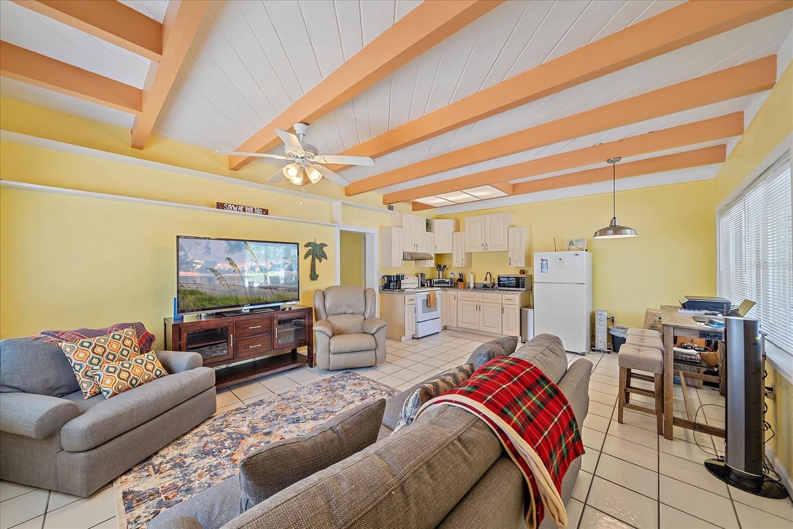 SIESTA BEACH - Residential Income