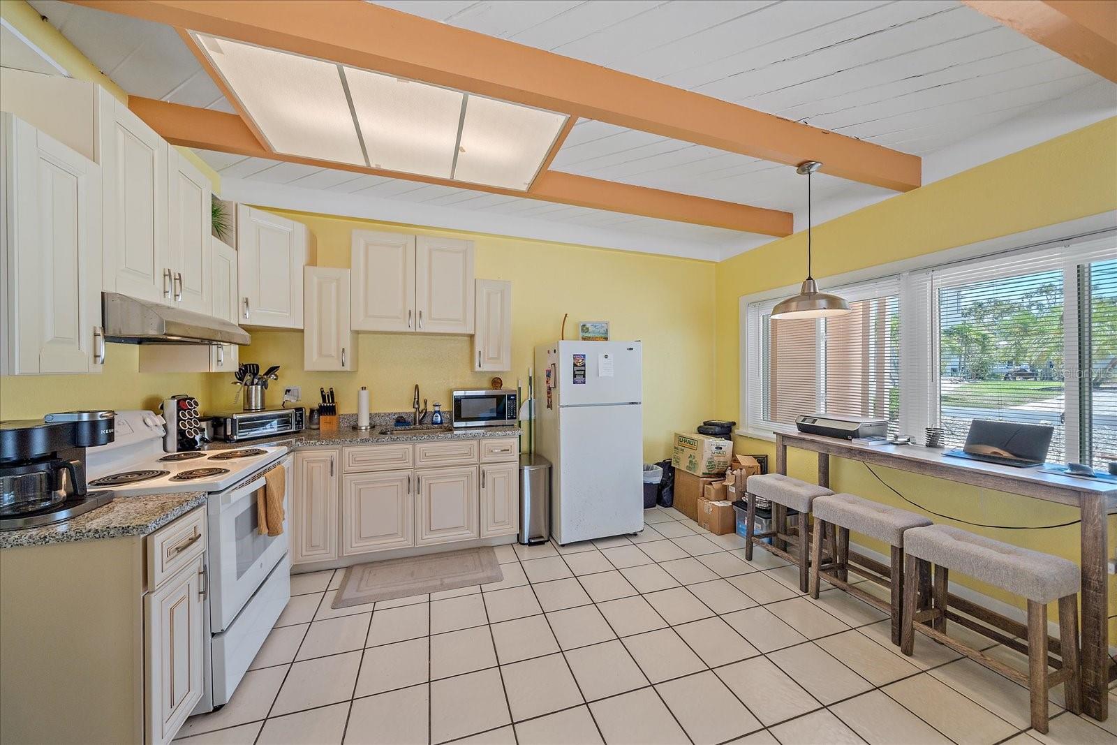 SIESTA BEACH - Residential Income