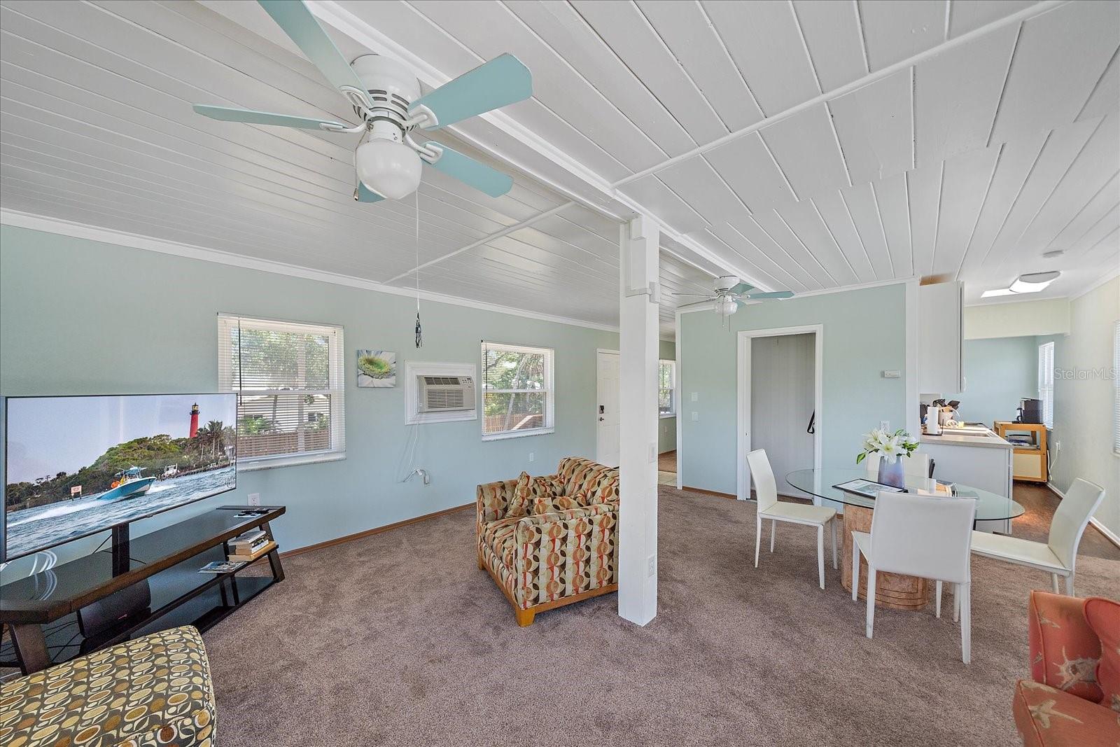 SIESTA BEACH - Residential Income