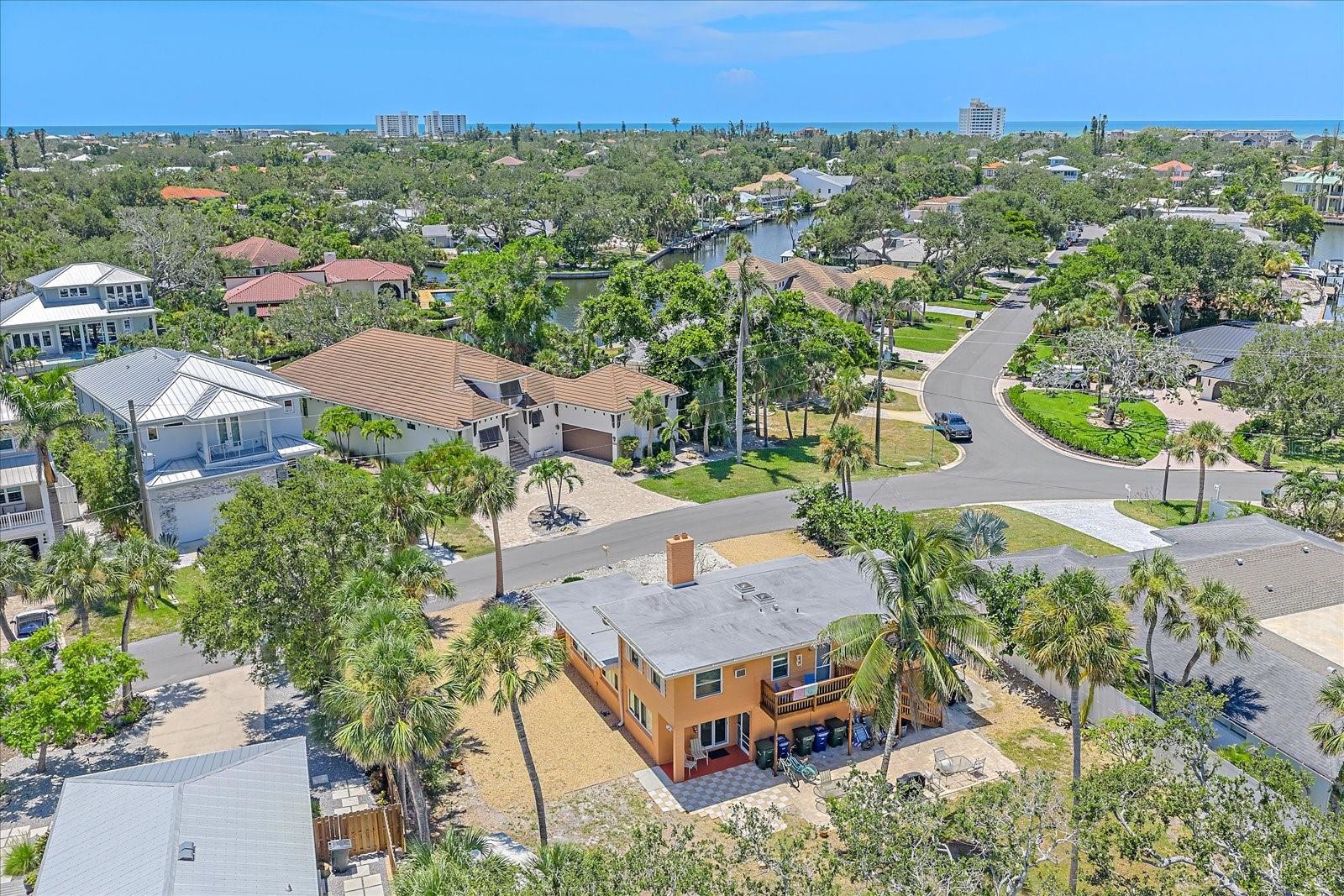 SIESTA BEACH - Residential Income