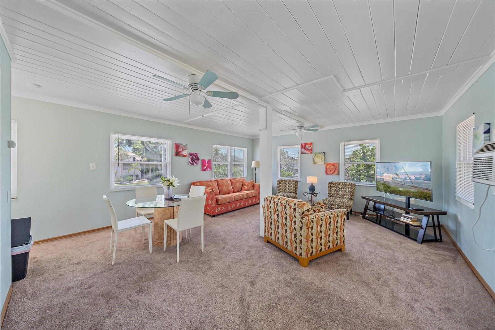 SIESTA BEACH - Residential Income