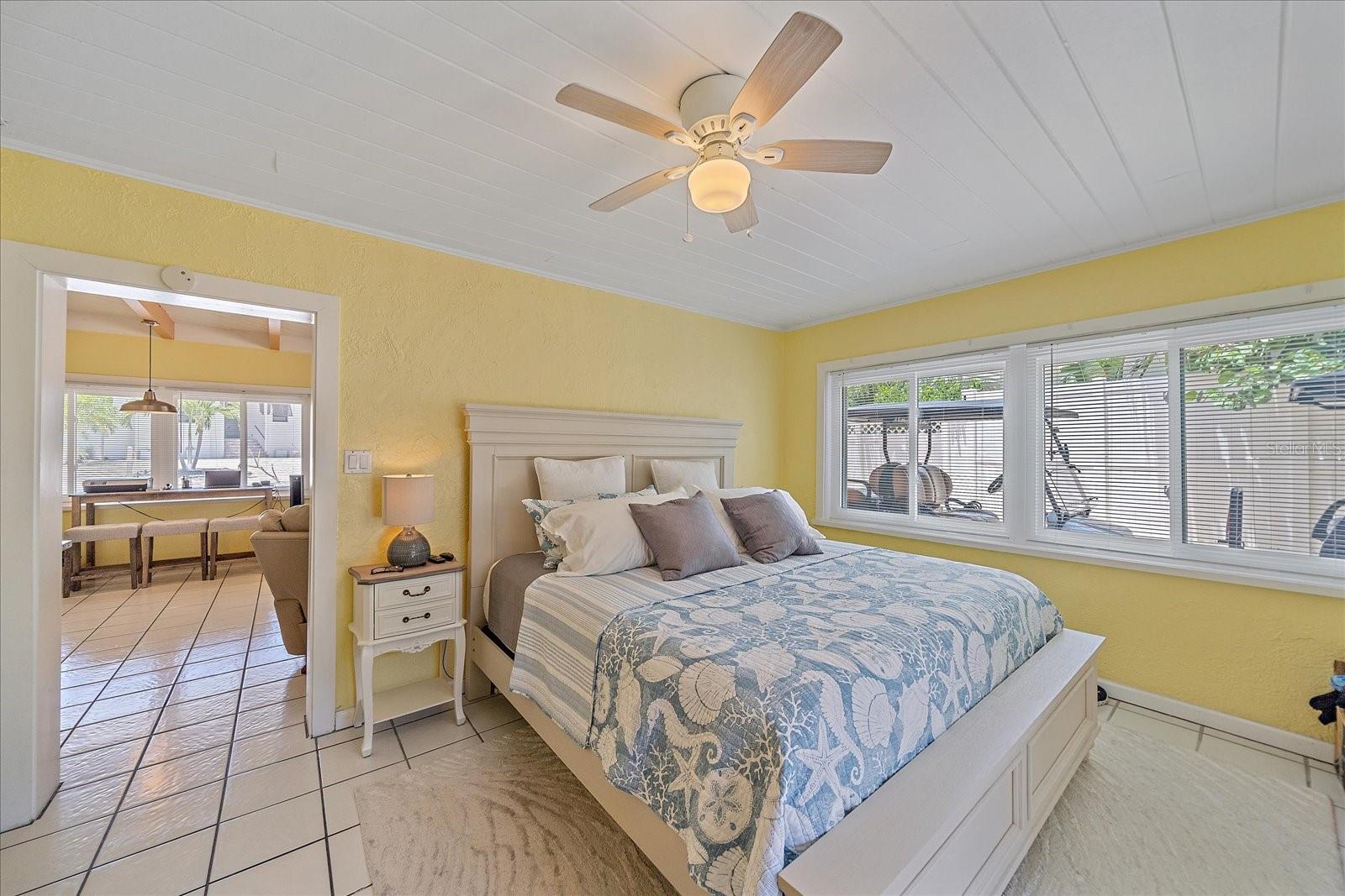 SIESTA BEACH - Residential Income