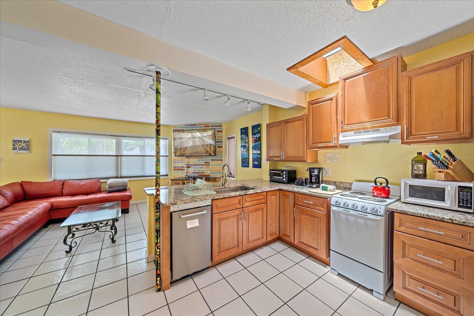 SIESTA BEACH - Residential Income