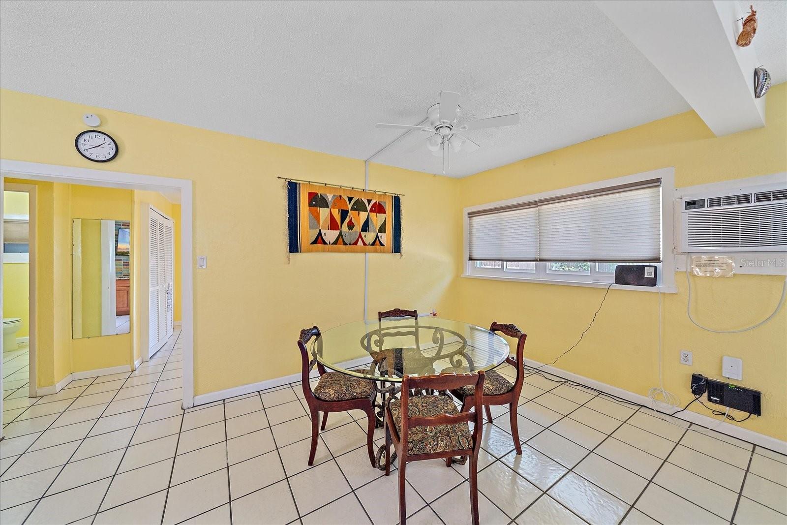 SIESTA BEACH - Residential Income
