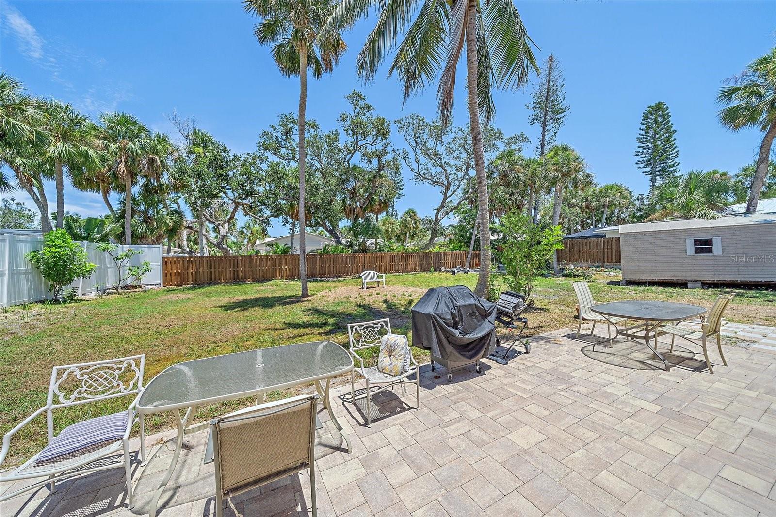 SIESTA BEACH - Residential Income