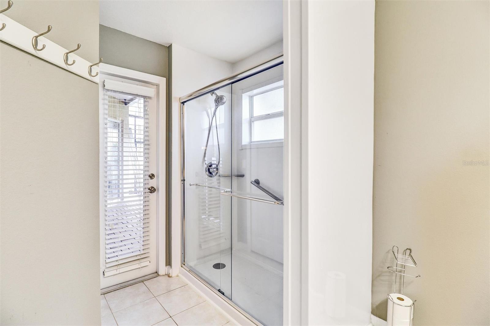 BROOKHAVEN OAKS - Residential