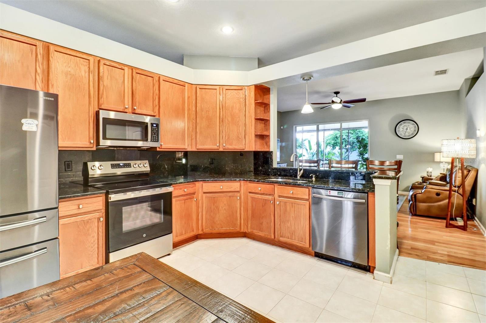 BROOKHAVEN OAKS - Residential