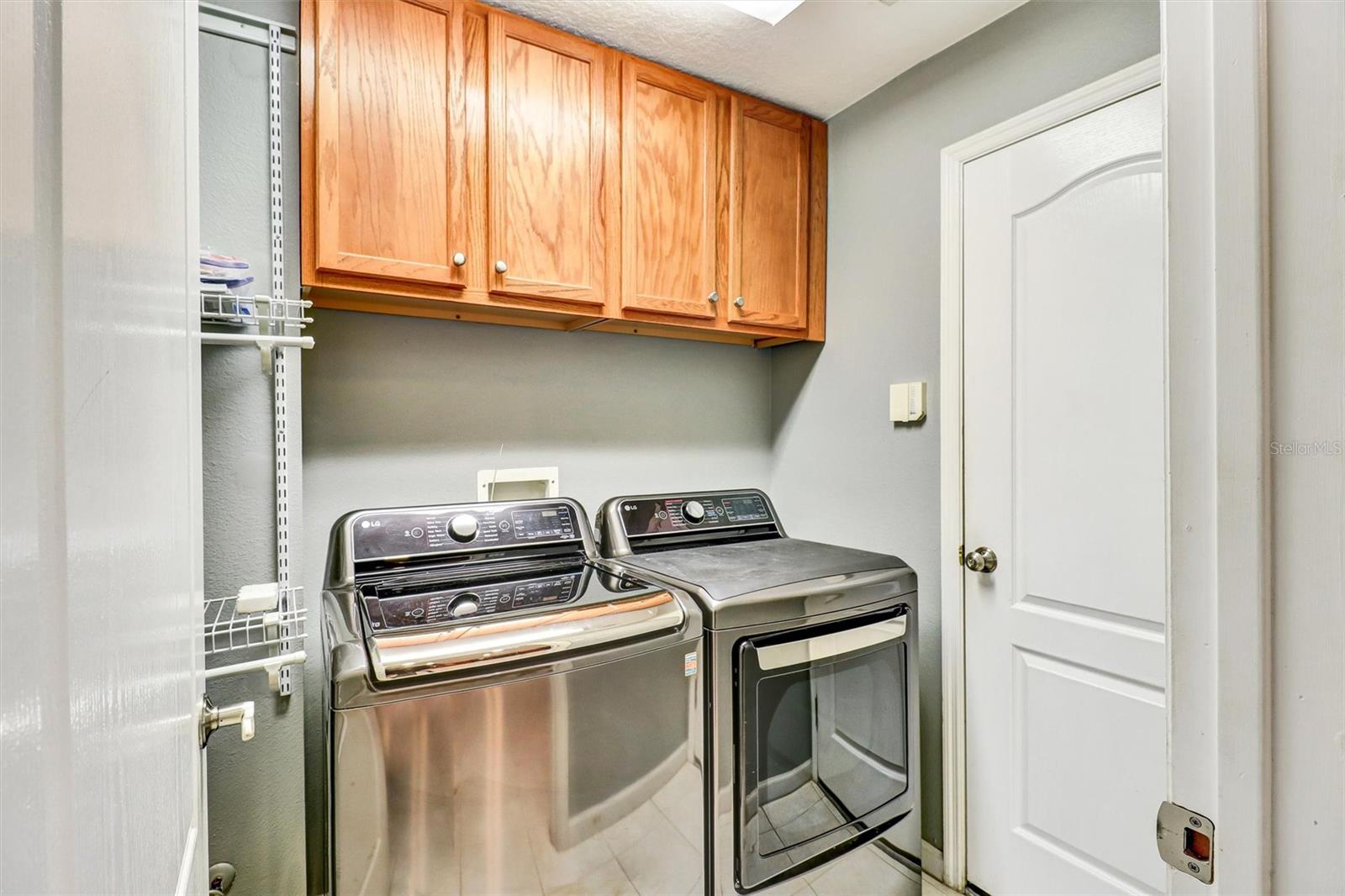 BROOKHAVEN OAKS - Residential