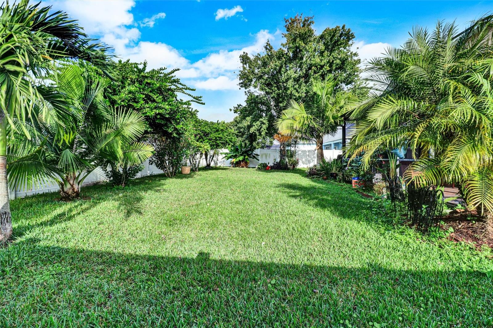 BROOKHAVEN OAKS - Residential