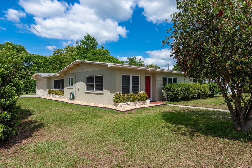 Photo of 37623 Florida Avenue, Dade City, FL 33525 (MLS # W7874317)