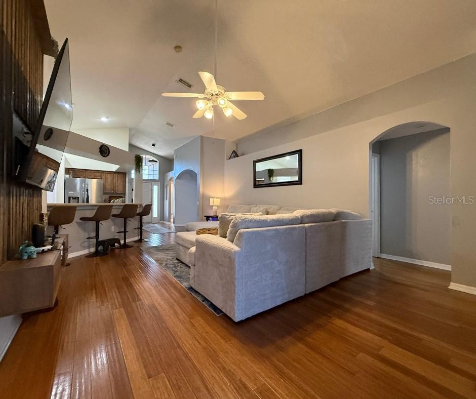 KINGS LAKE PH 1B UNIT 2 - Residential Lease