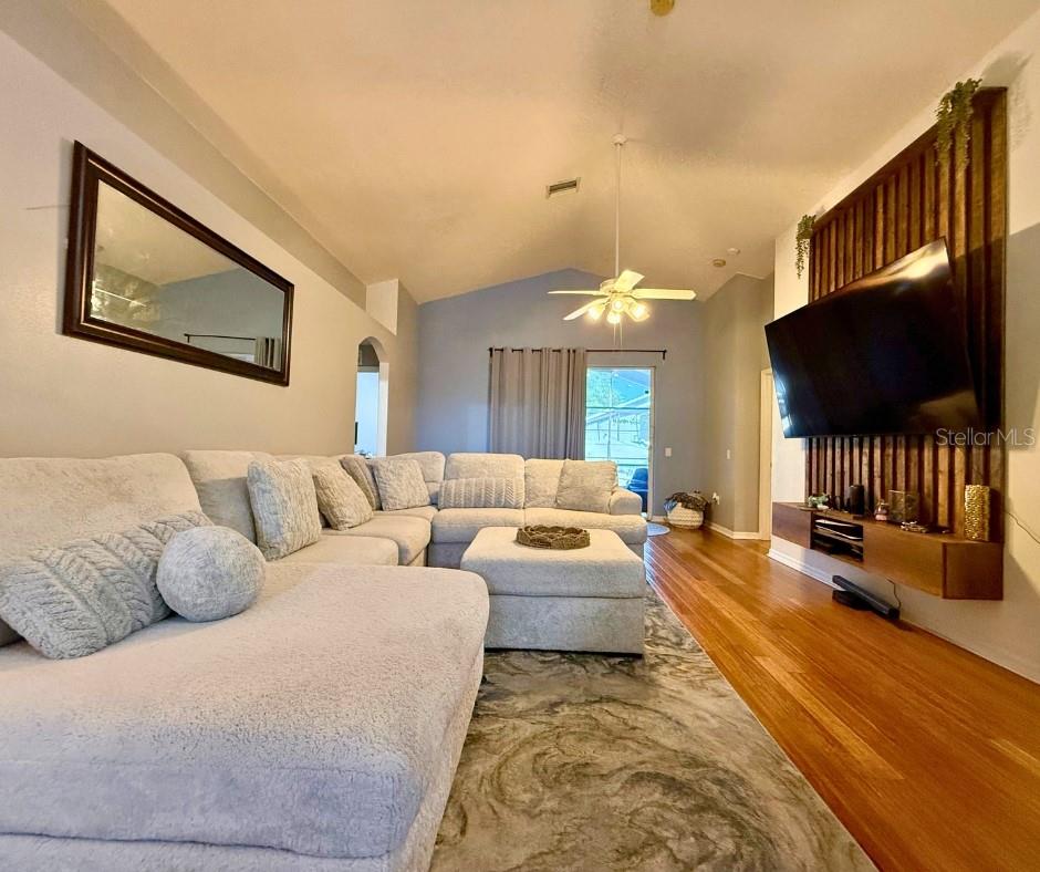 KINGS LAKE PH 1B UNIT 2 - Residential Lease
