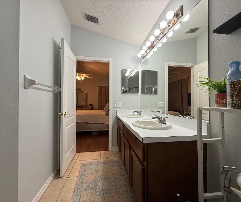 KINGS LAKE PH 1B UNIT 2 - Residential Lease