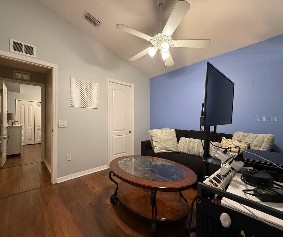 KINGS LAKE PH 1B UNIT 2 - Residential Lease