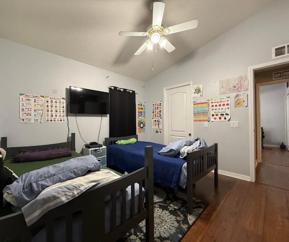 KINGS LAKE PH 1B UNIT 2 - Residential Lease