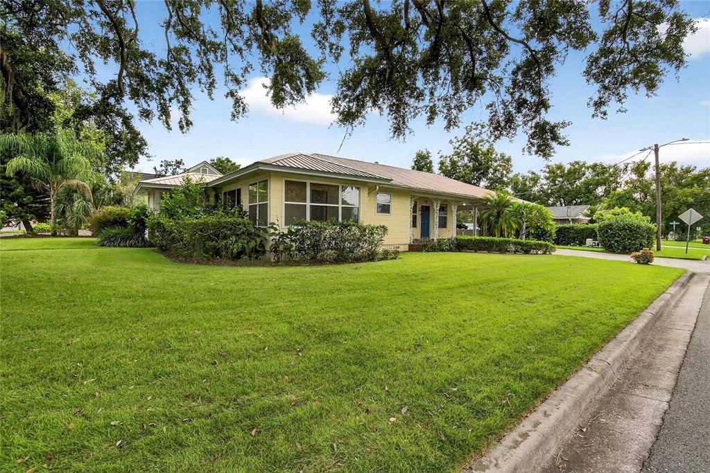 Photo of 509 N Walker Street, Plant City, FL 33563 (MLS # TB8423746)