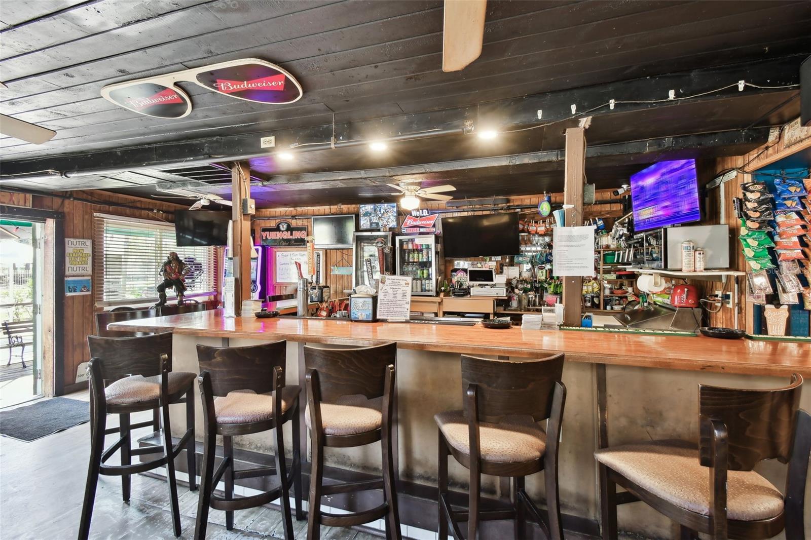 BUNGALOW TERRACE - Commercial Sale