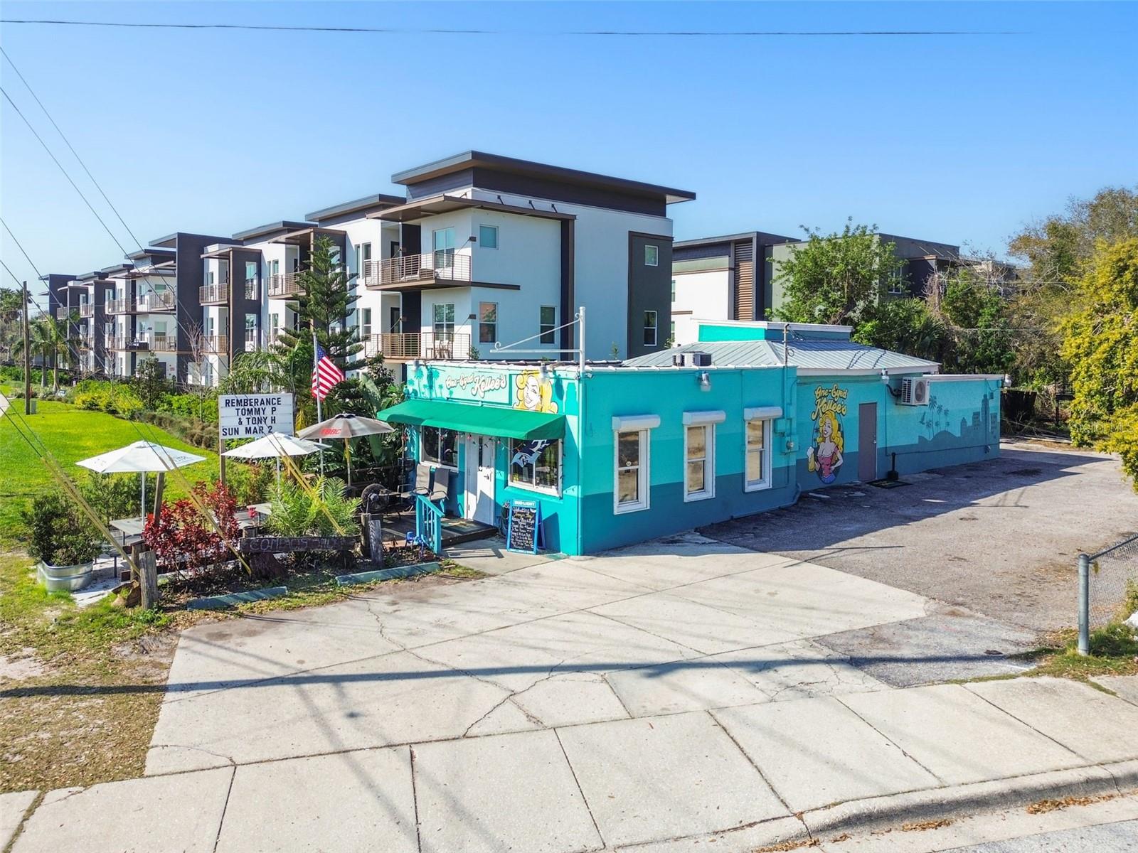 BUNGALOW TERRACE - Commercial Sale