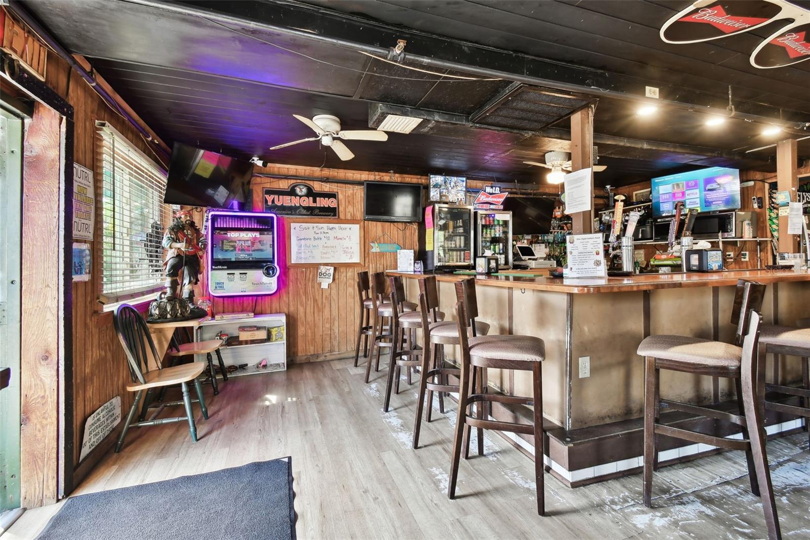 BUNGALOW TERRACE - Commercial Sale