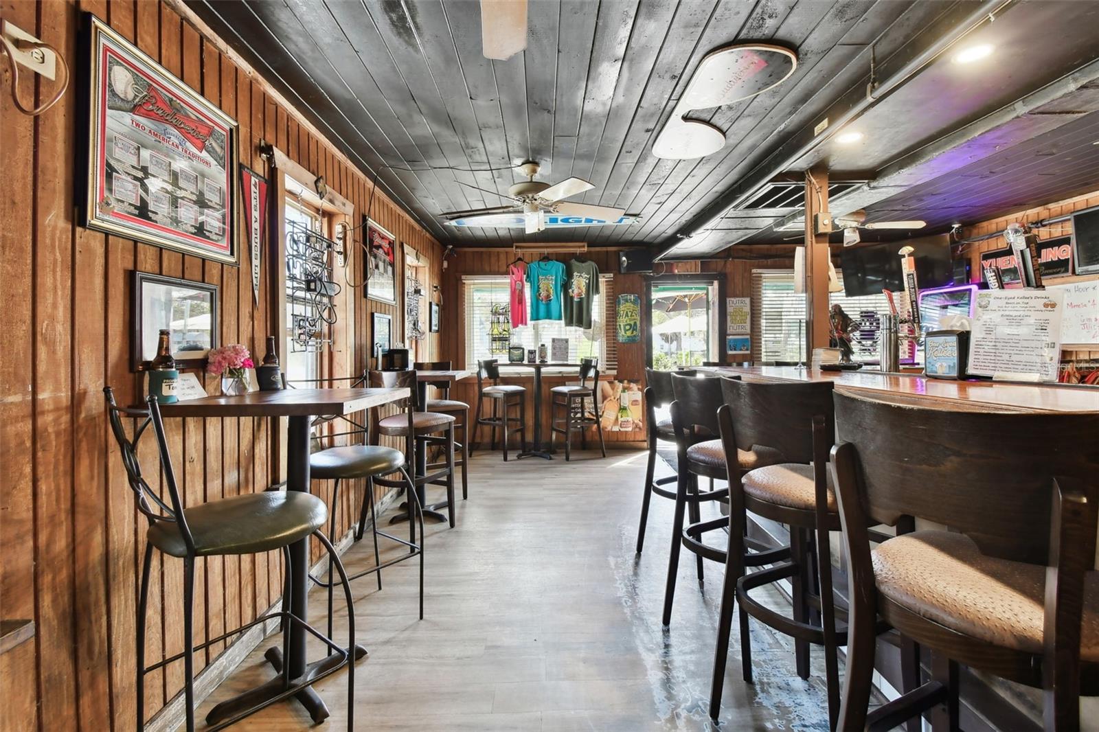 BUNGALOW TERRACE - Commercial Sale