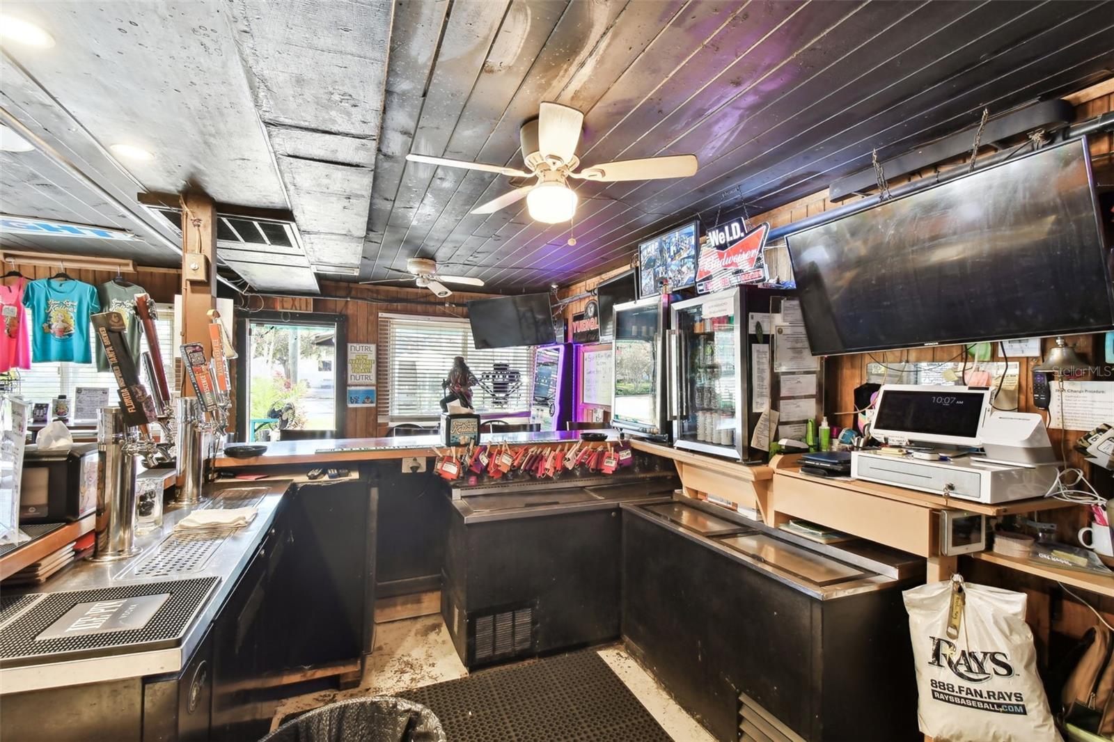 BUNGALOW TERRACE - Commercial Sale