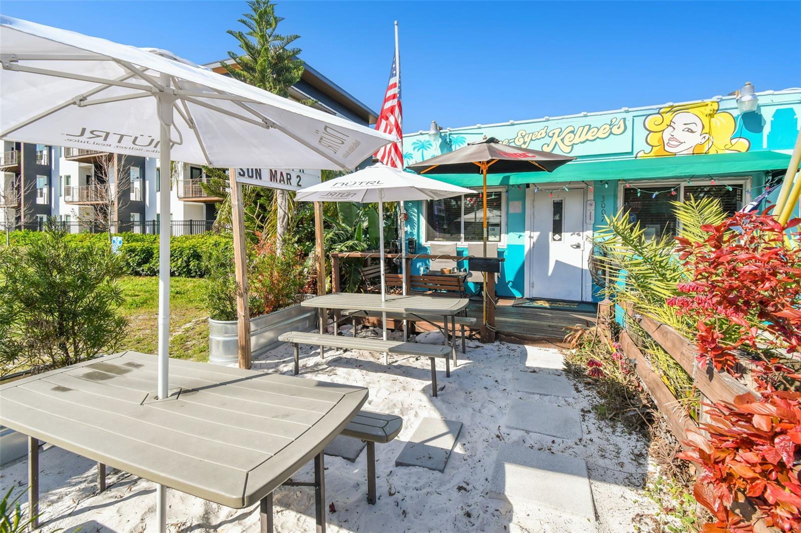 BUNGALOW TERRACE - Commercial Sale