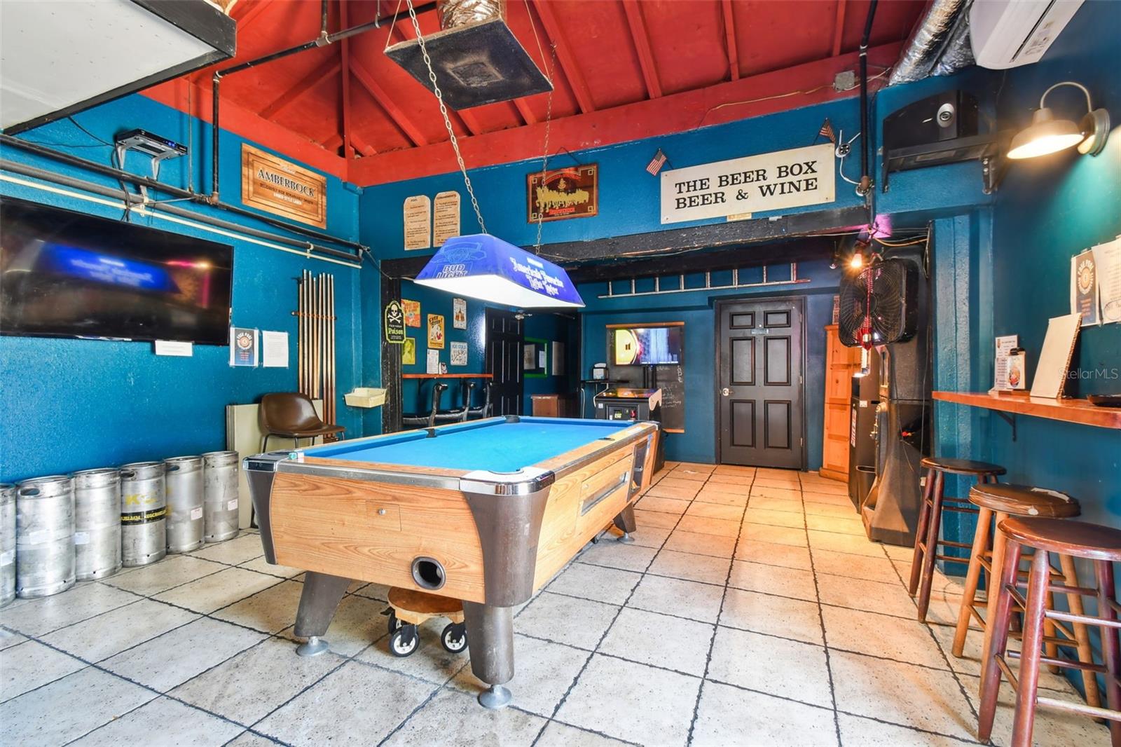 BUNGALOW TERRACE - Commercial Sale