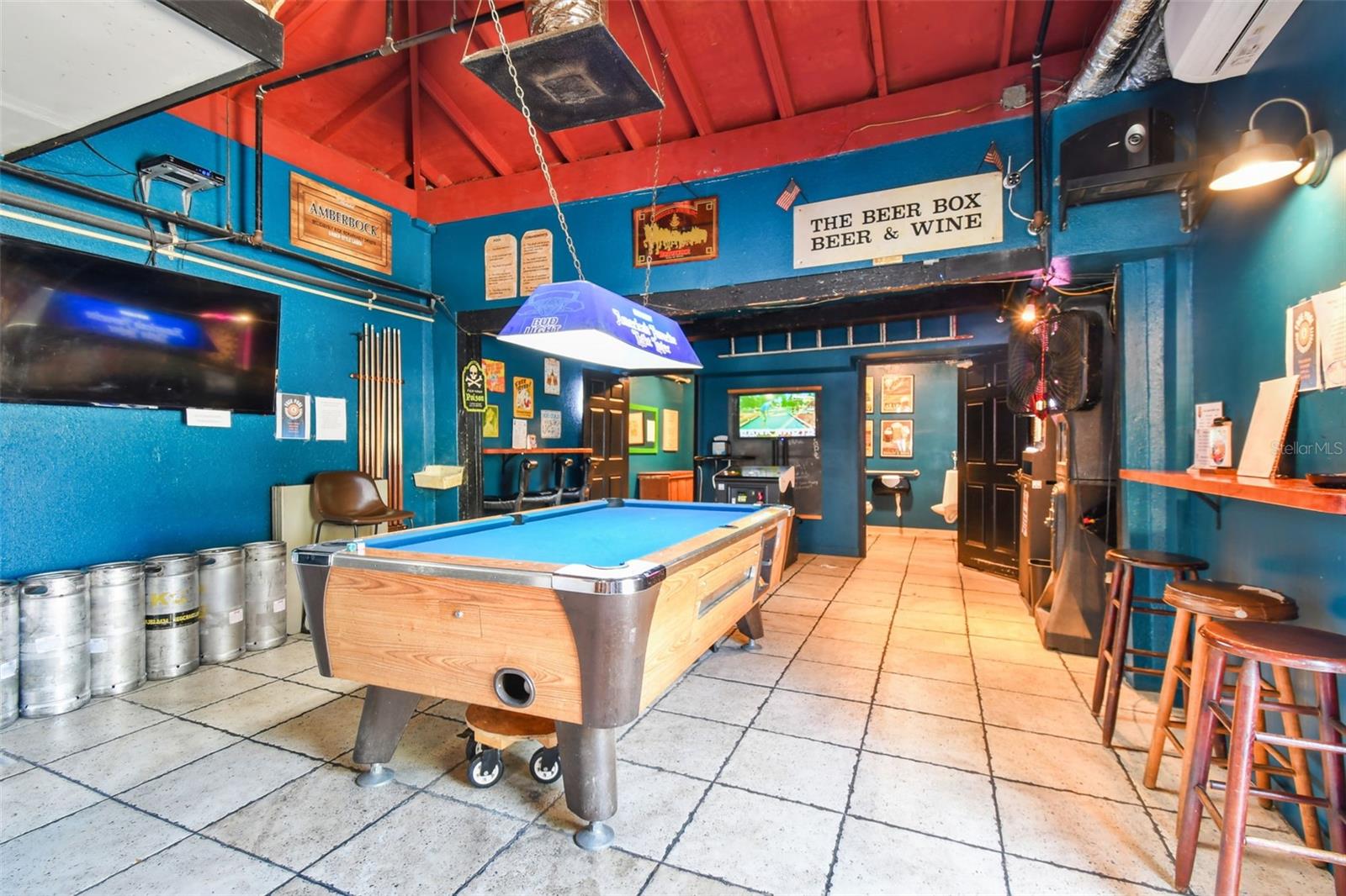 BUNGALOW TERRACE - Commercial Sale