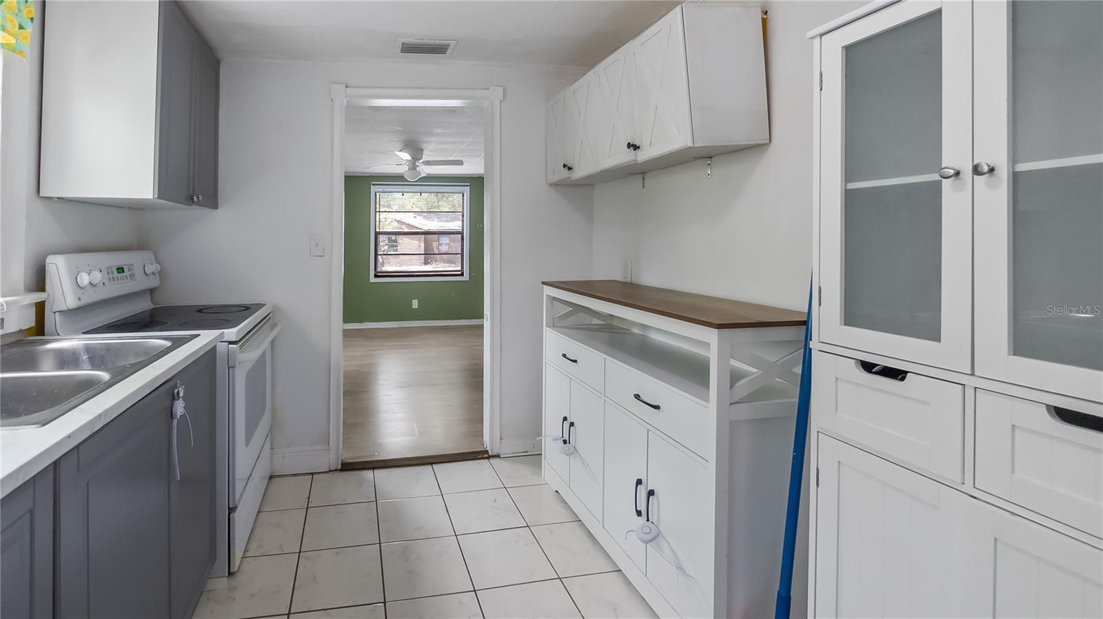 PACKARDS 1ST ADD TO MIDWAY - Residential