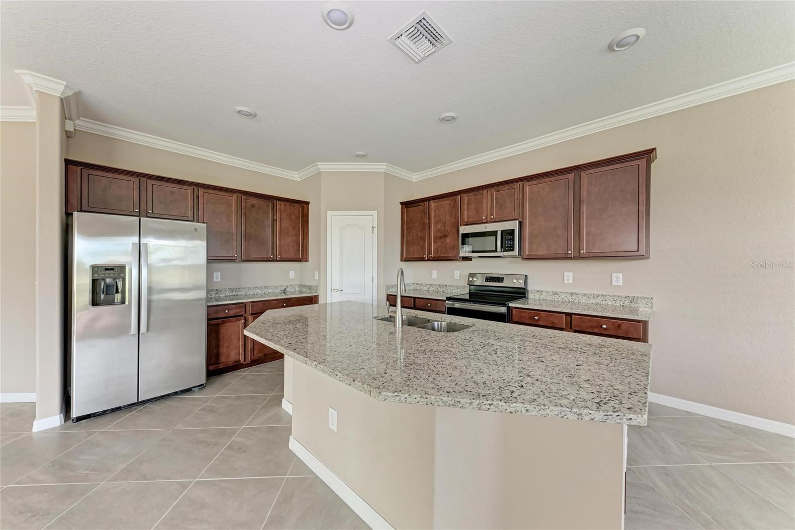 SARASOTA NATIONAL PH 13B - Residential