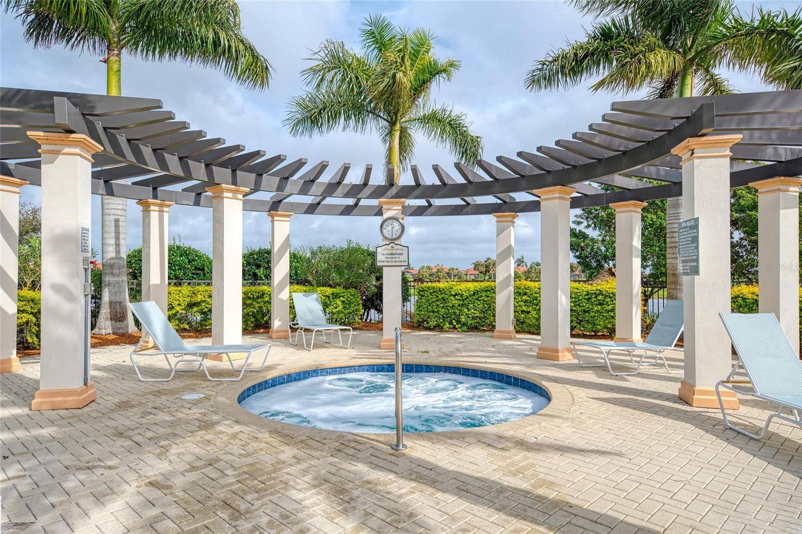 SARASOTA NATIONAL PH 13B - Residential