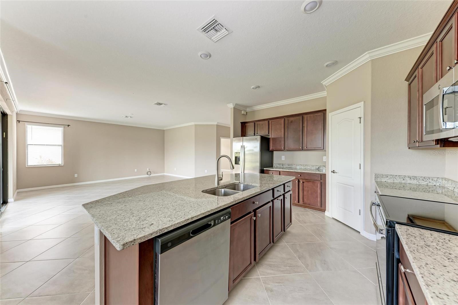 SARASOTA NATIONAL PH 13B - Residential